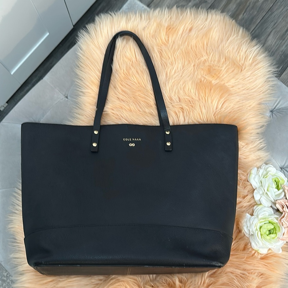 Cole Haan Black Leather Shoulder Tote Bag LG Gold Hardware LIKE NEW! 60% OFF - Picture 3 of 10